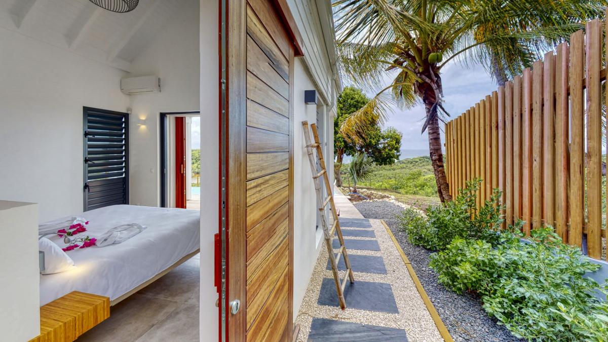 23.Location villa piscine vue mer Sainte Anne Guadeloupe